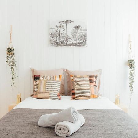 Coachella Vintage Chic In The Heart Of St Charles Biarritz Apartment Bagian luar foto