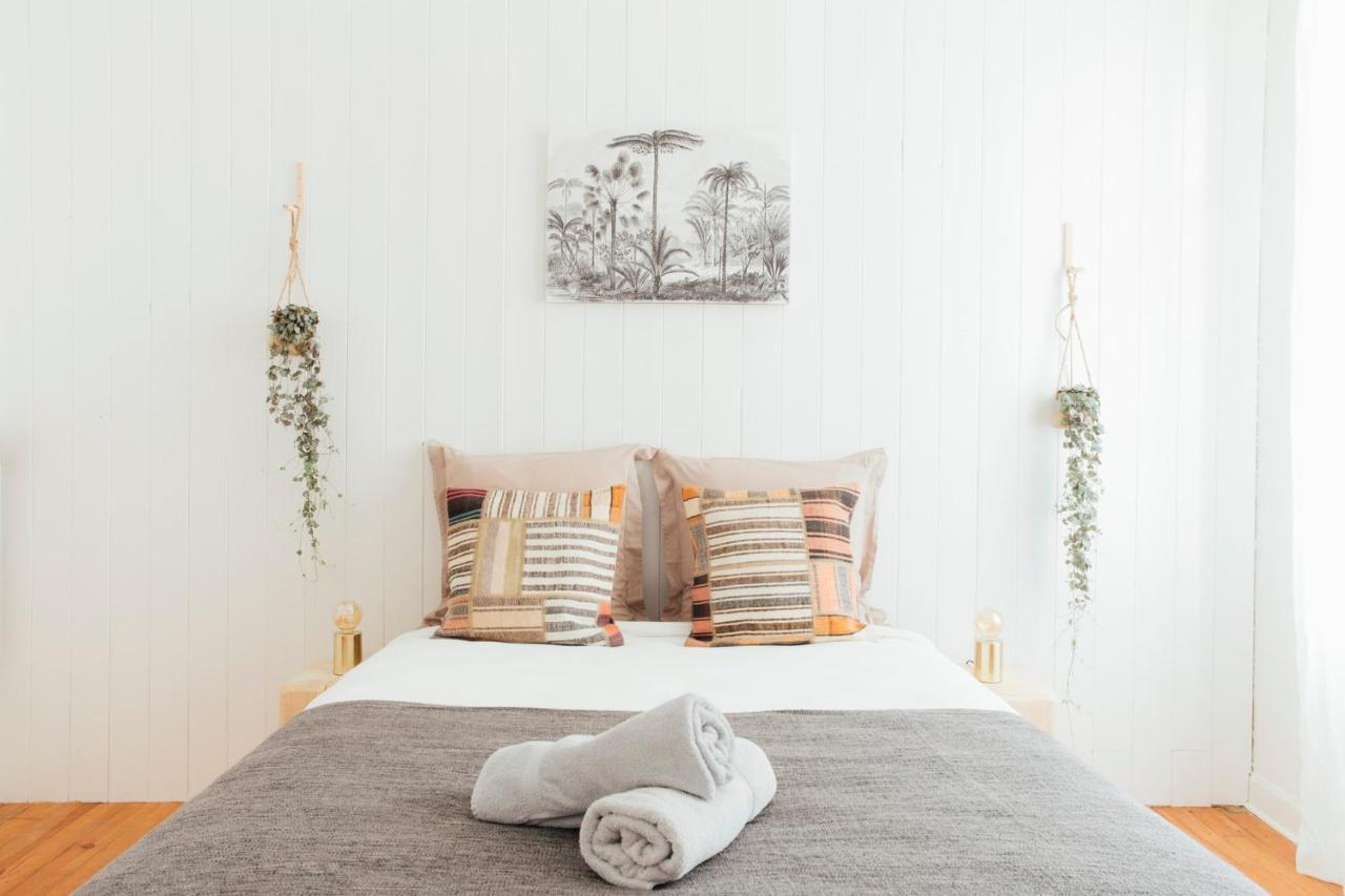 Coachella Vintage Chic In The Heart Of St Charles Biarritz Apartment Bagian luar foto